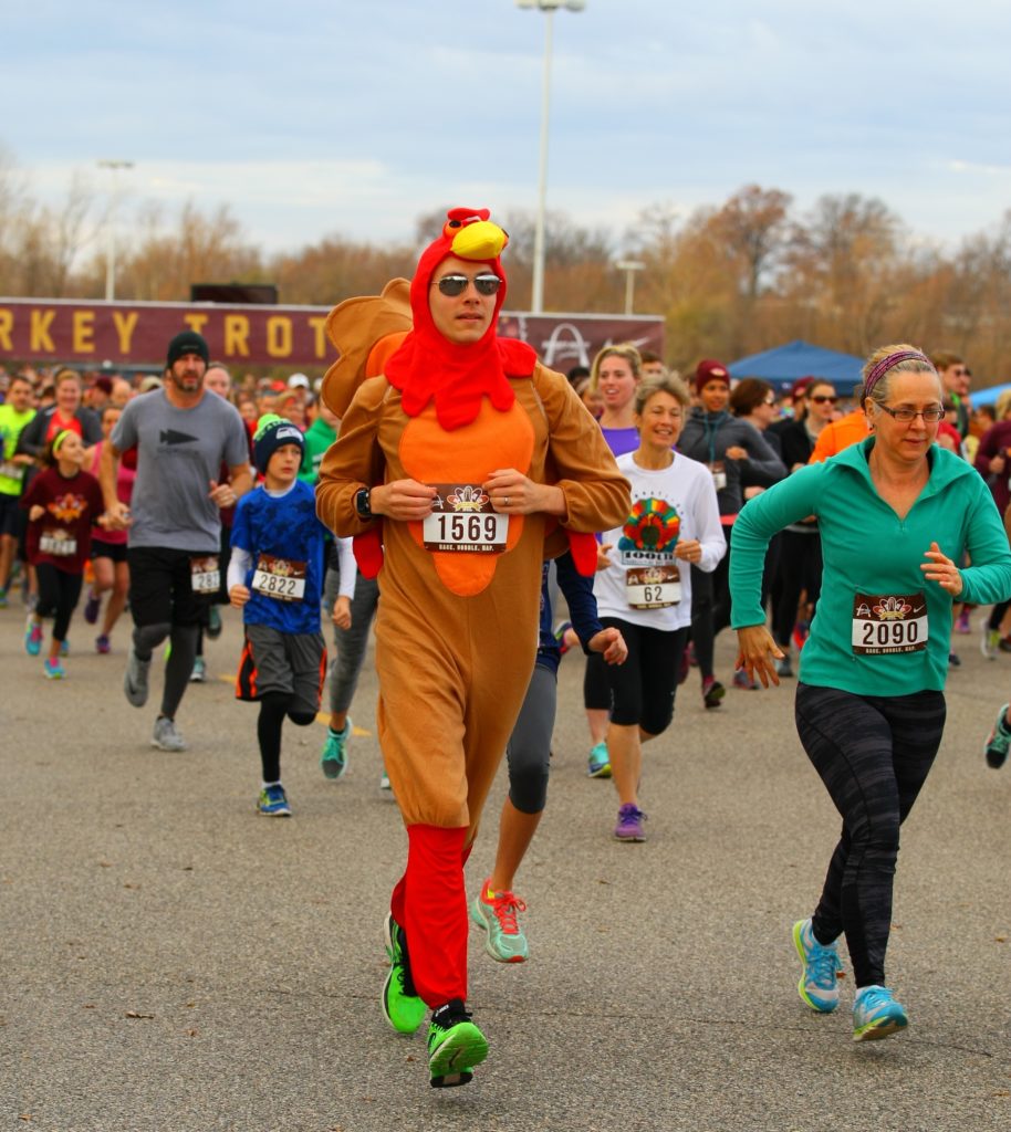 Turkey Trot STL Photo Gallery Christmas in St. Louis